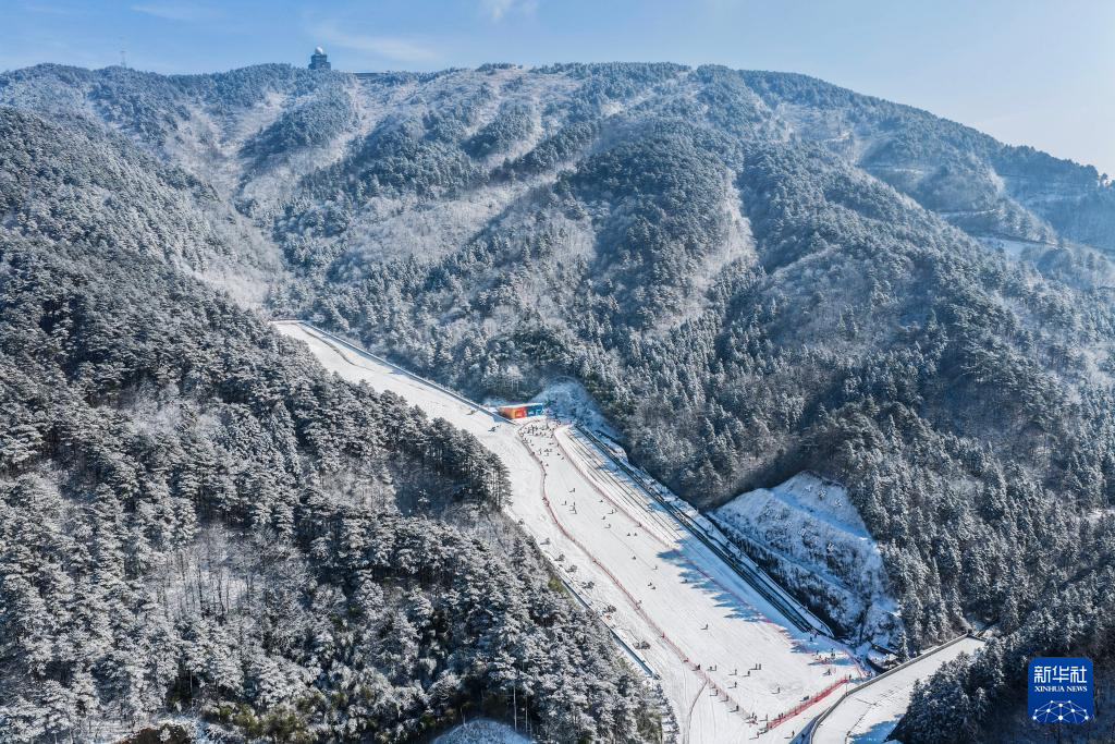 冰雪产业万亿赛道里的“浙江风景”