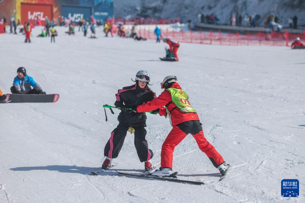 冰雪产业万亿赛道里的“浙江风景”