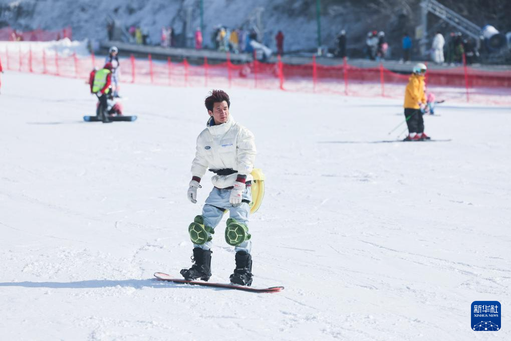 冰雪产业万亿赛道里的“浙江风景”