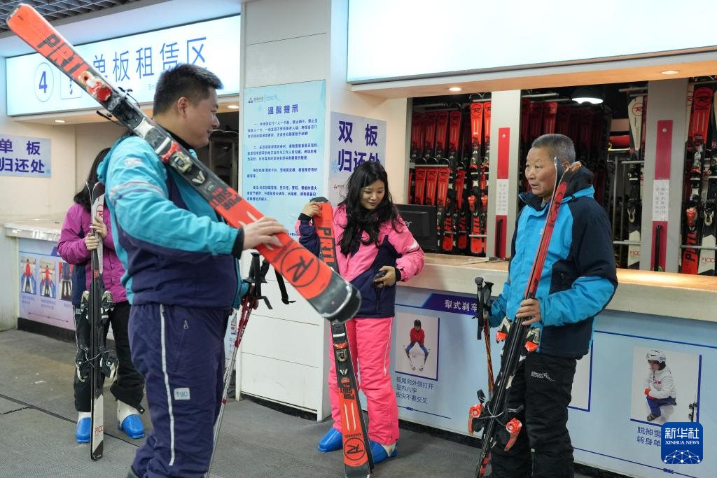 冰雪产业万亿赛道里的“浙江风景”