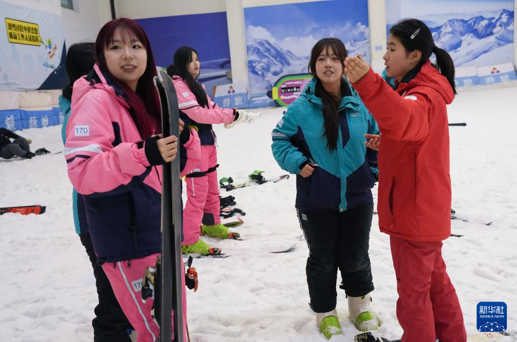 冰雪产业万亿赛道里的“浙江风景”