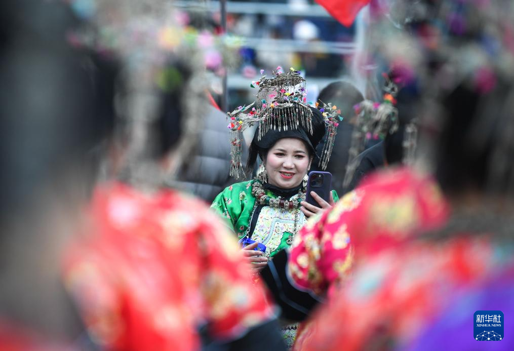 第四届贵州“村超”开幕 “村晚”热闹非凡