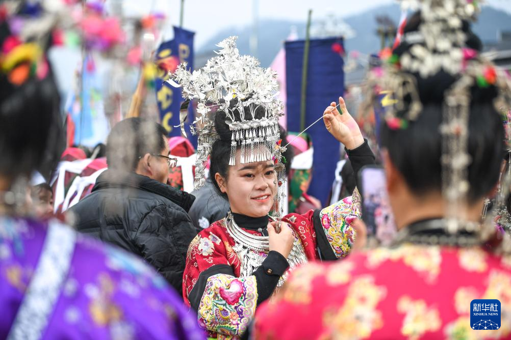 第四届贵州“村超”开幕 “村晚”热闹非凡