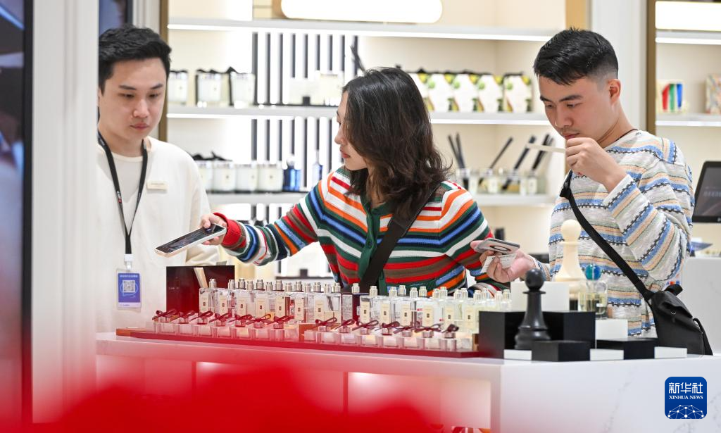 元旦假期海南离岛免税购物金额7.12亿元