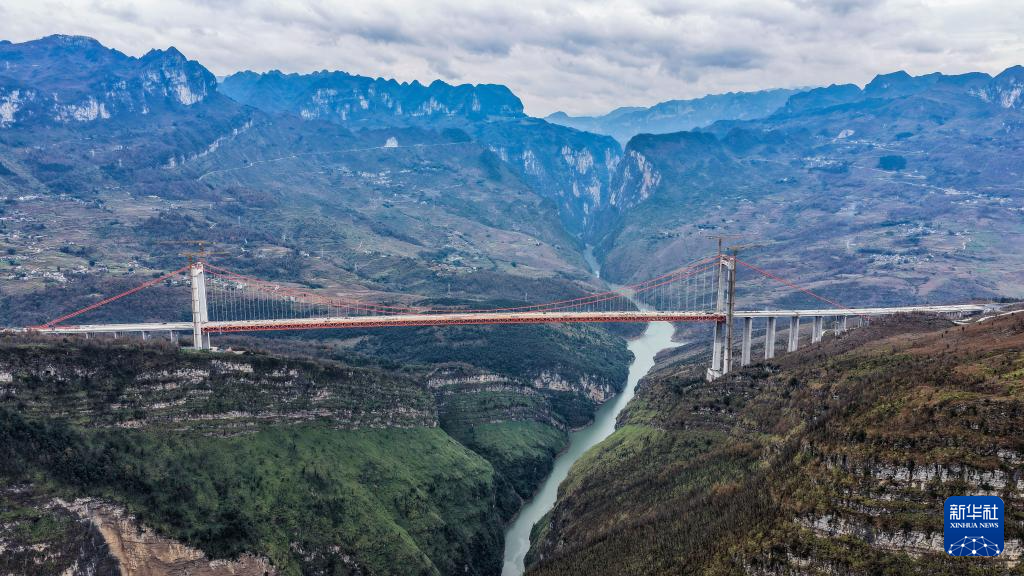 安盘高速天门特大桥主体工程完工