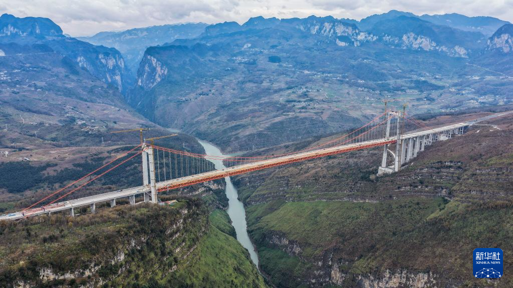 安盘高速天门特大桥主体工程完工