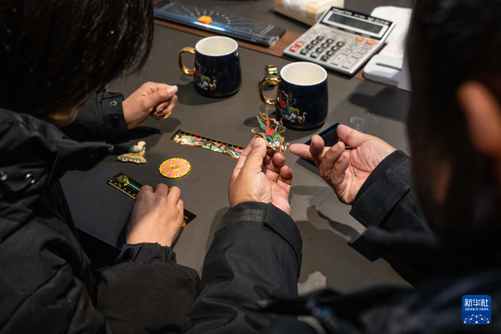 文化中国行·守宝人丨在玉龙雪山脚下守壁画