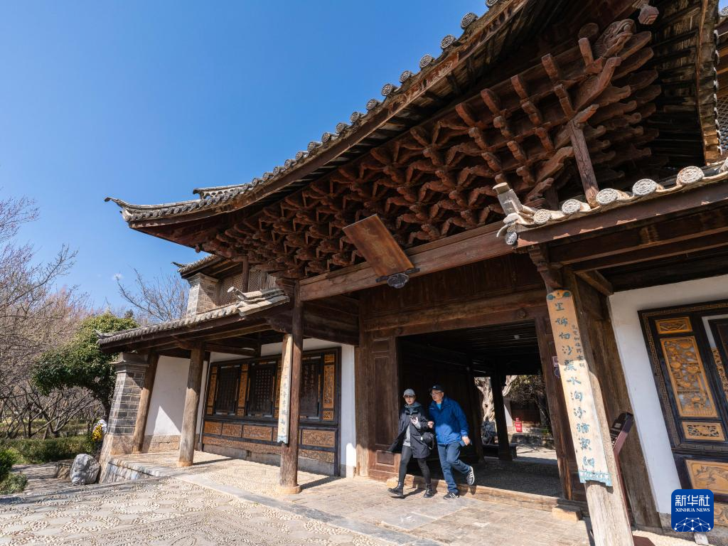 文化中国行·守宝人丨在玉龙雪山脚下守壁画