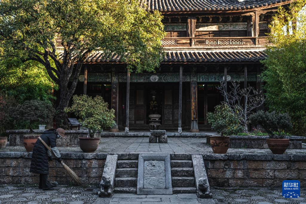 文化中国行·守宝人丨在玉龙雪山脚下守壁画