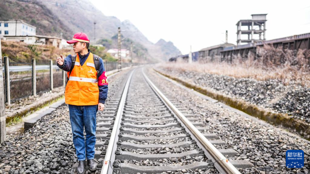 贵州六盘水:线路巡检保通畅