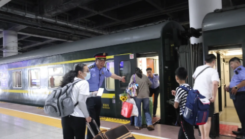 新春走基层｜一杯热水，暖了几十年归途