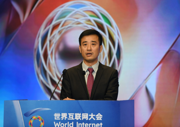 杜智伟：在可信可用与AI生产力之间找到最佳平衡点