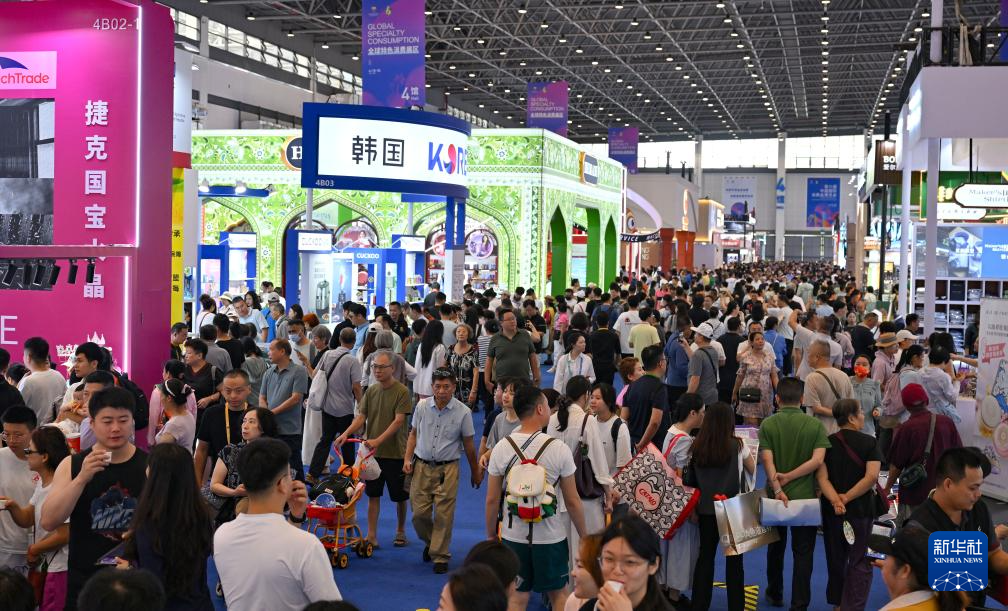 第六届消博会公众开放日持续火爆