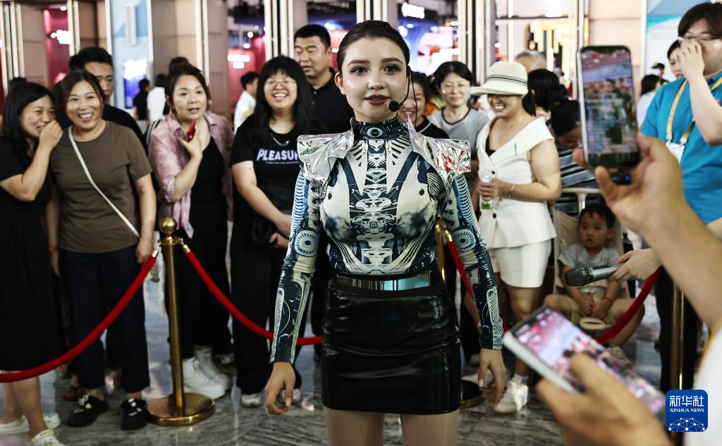 第六届消博会公众开放日持续火爆