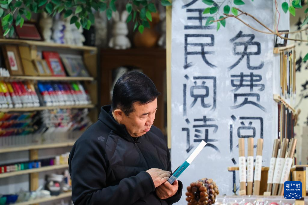 图片故事丨当旧书店遇上“主理人”:纸页虽旧,但通往未来的路常新