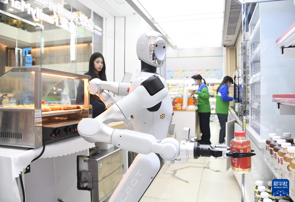 北京:机器人“入职”便利店