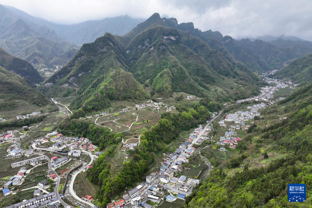 巴山:美丽春日画卷