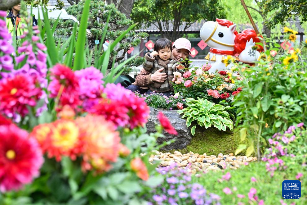 江苏如皋:以花为艺 匠造美景