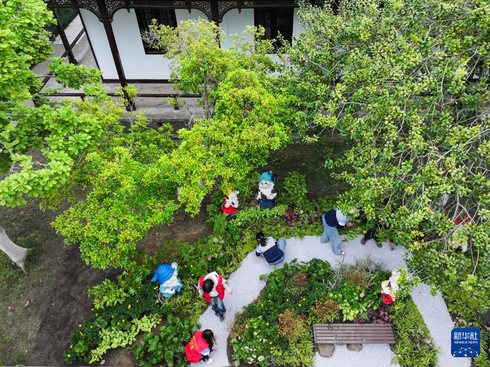 江苏如皋:以花为艺 匠造美景