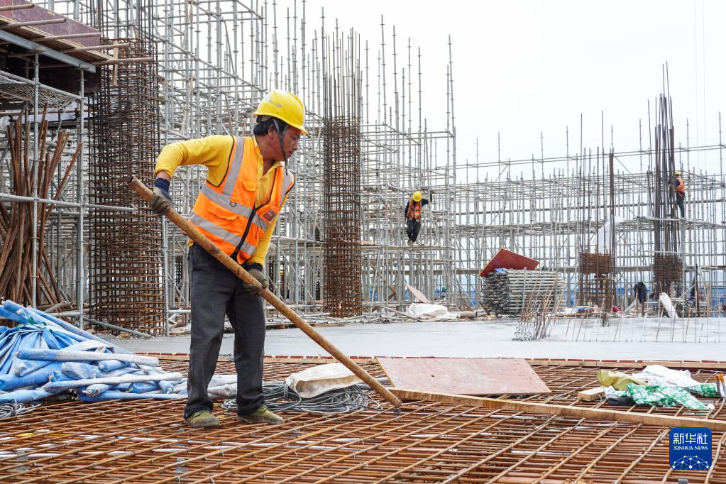 湖南长沙:重点工程施工忙