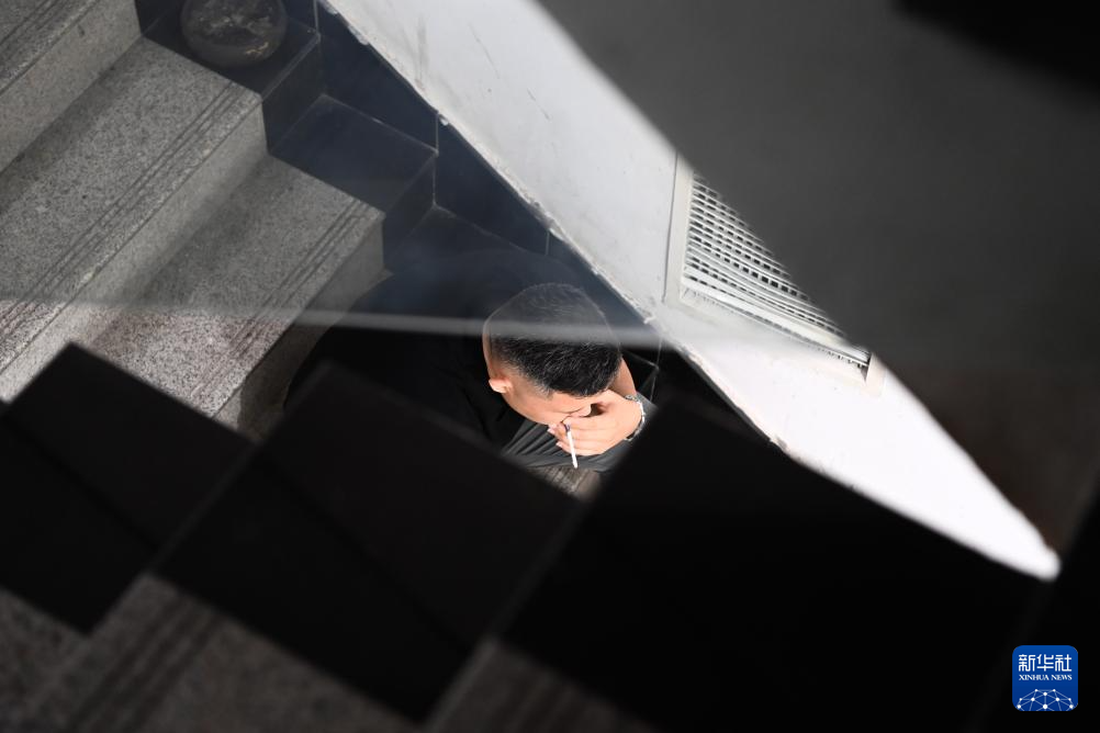 禁烟标识成摆设,二手烟治理为何“禁而不止”
