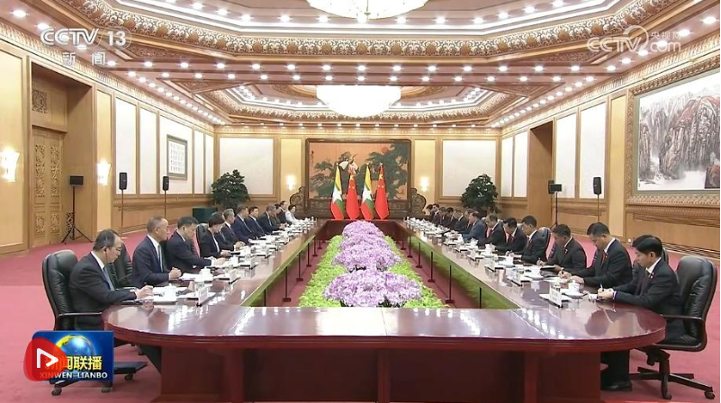 习近平同缅甸总统敏昂莱会谈