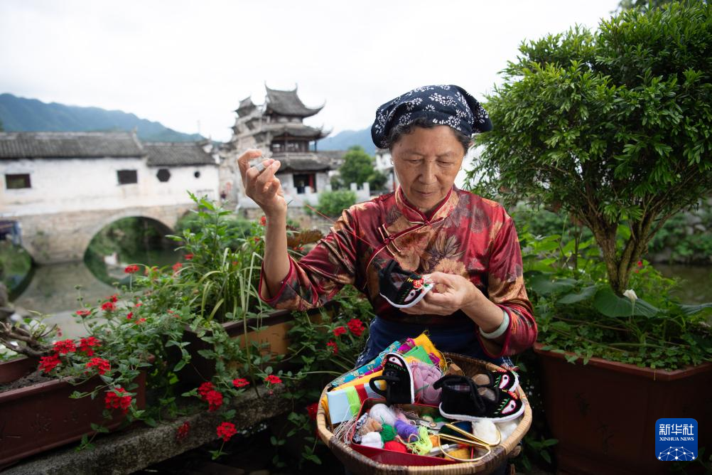 针线传雅韵 民俗迎端午