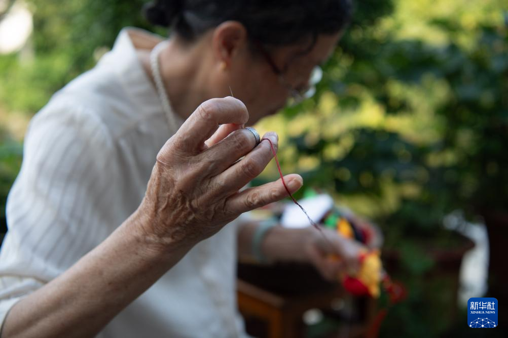 针线传雅韵 民俗迎端午