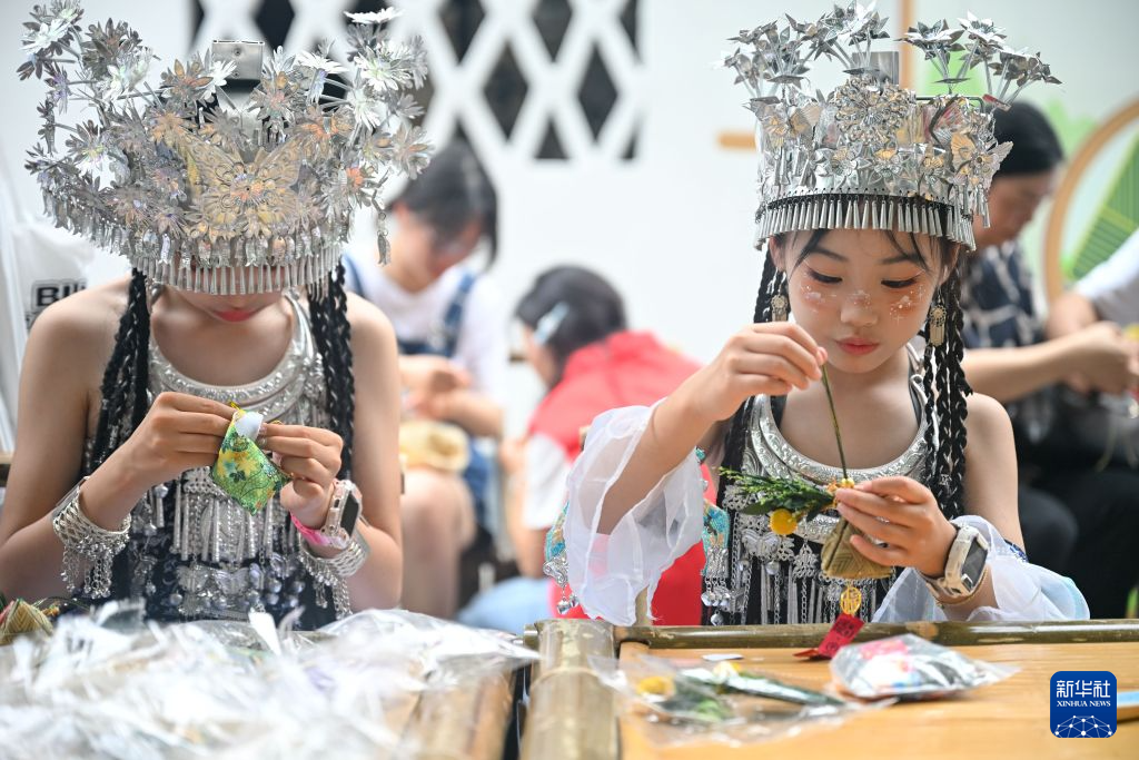 树立和践行正确政绩观丨县委大院人气旺 景区食堂暖客心