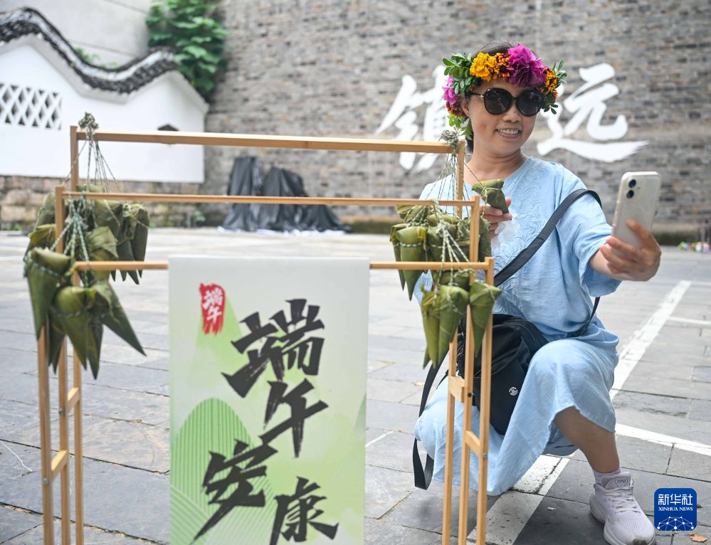 树立和践行正确政绩观丨县委大院人气旺 景区食堂暖客心