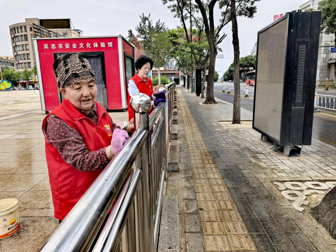 群众心中的“活雷锋”王兰花:从7人到1400人,志愿队伍越来越壮大 群众心中的“活雷锋”王兰花:从7人到1400人,志愿队伍越来越壮大