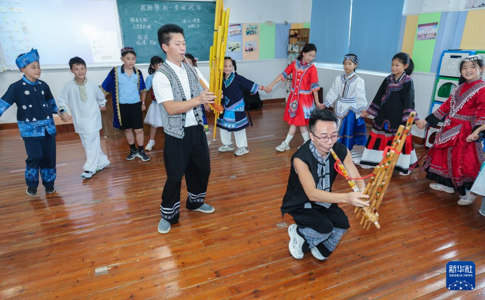 暑期乡村夏令营开营 校地合作谱新篇