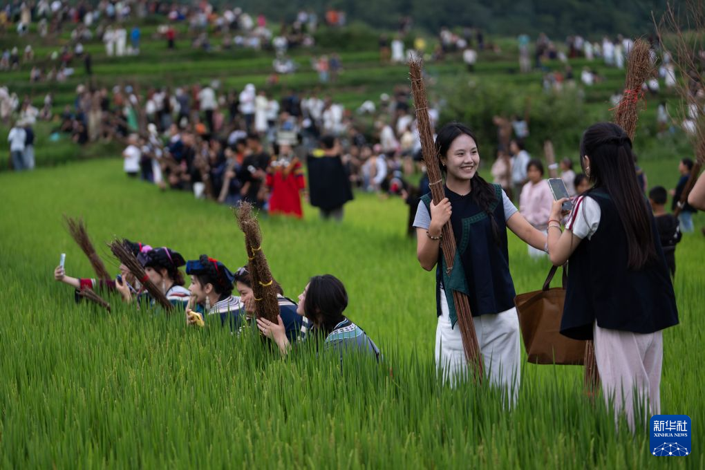 四川越西:欢庆彝族火把节