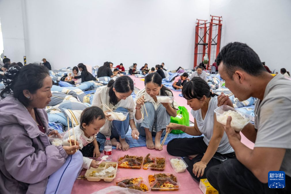 云南磨憨紧急组织转移8115人