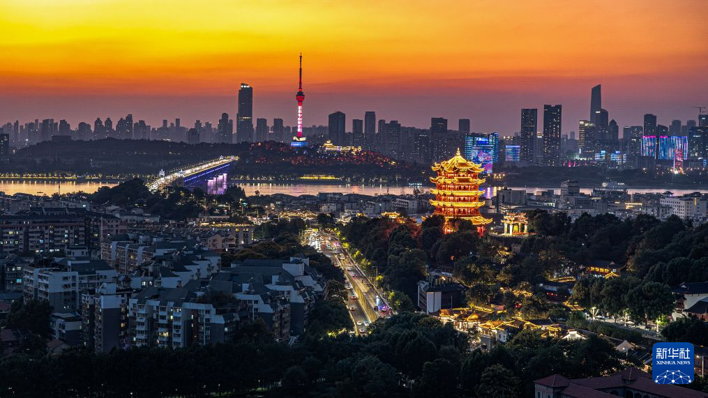 美丽中国|极目楚天 落日熔金
