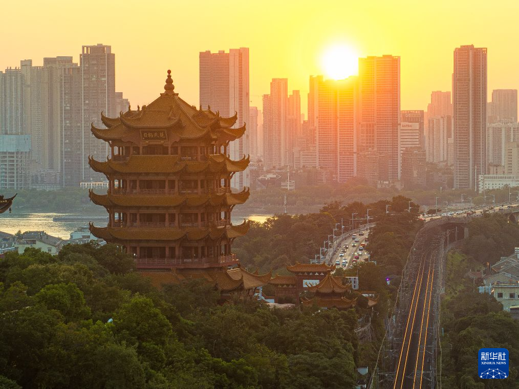 美丽中国|极目楚天 落日熔金